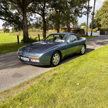 Porsche 944 S2